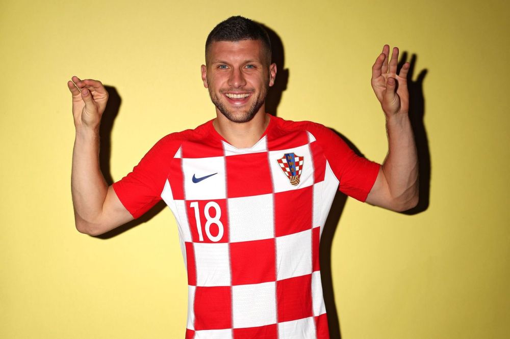 ante-rebic-of-croatia-poses-for-a-portrait-during-the-official-fifa-picture-id972261294-story-large-55201e7a-6014-4349-a76f-419588140c7b